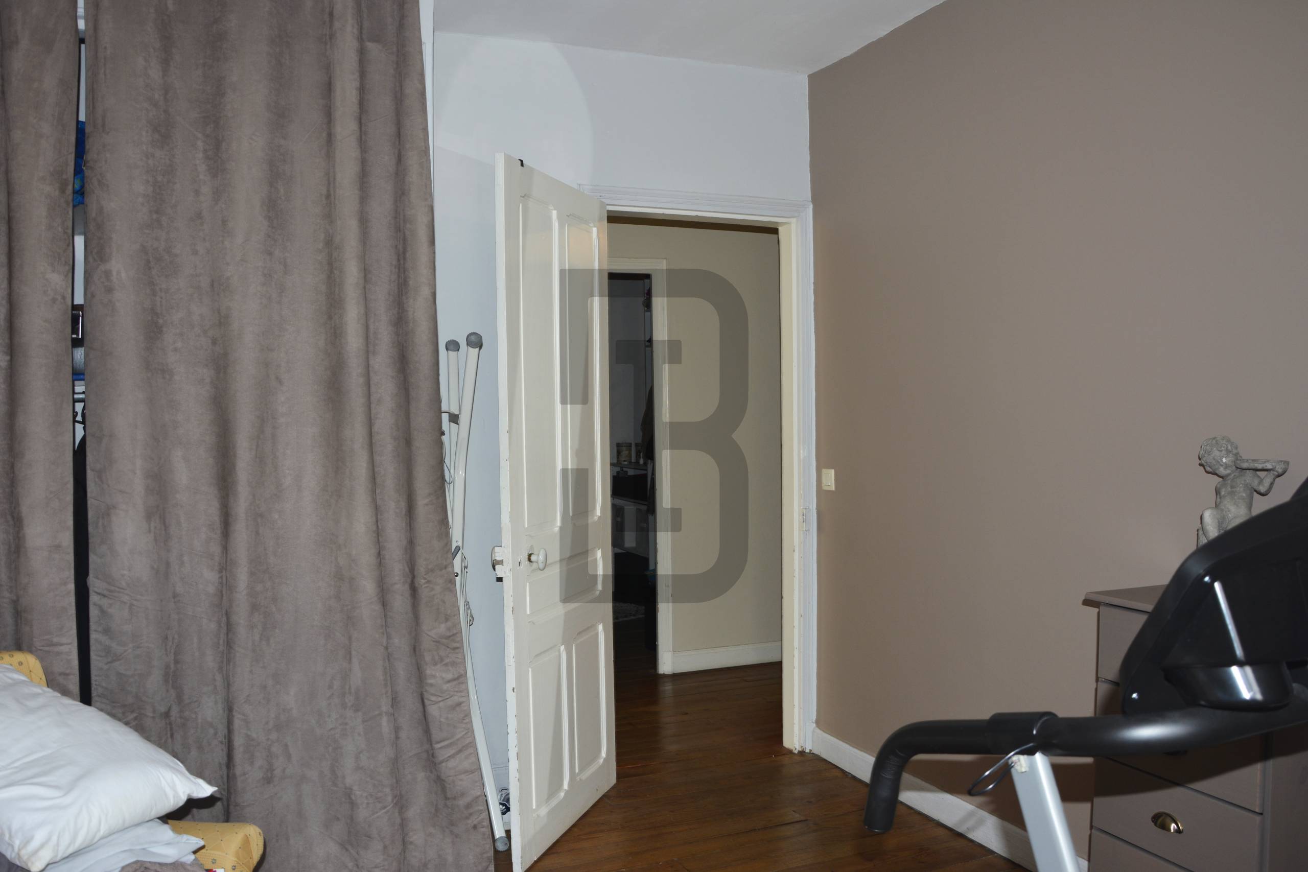 Vente d'une maison de 6 chambres à Quillan, par l'agence Bernard Immobilier.