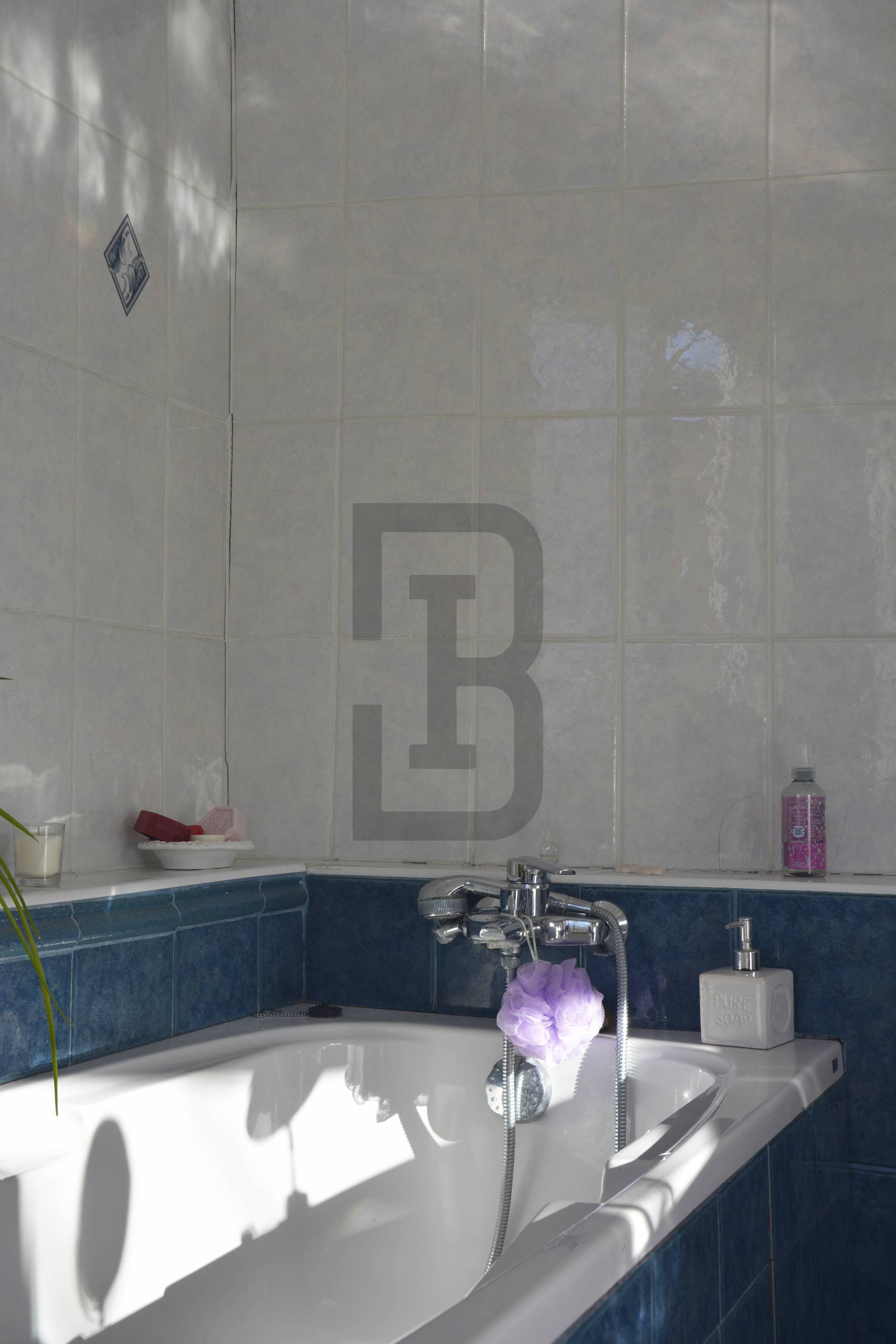 Vente d'une maison de 6 chambres à Quillan, par l'agence Bernard Immobilier.