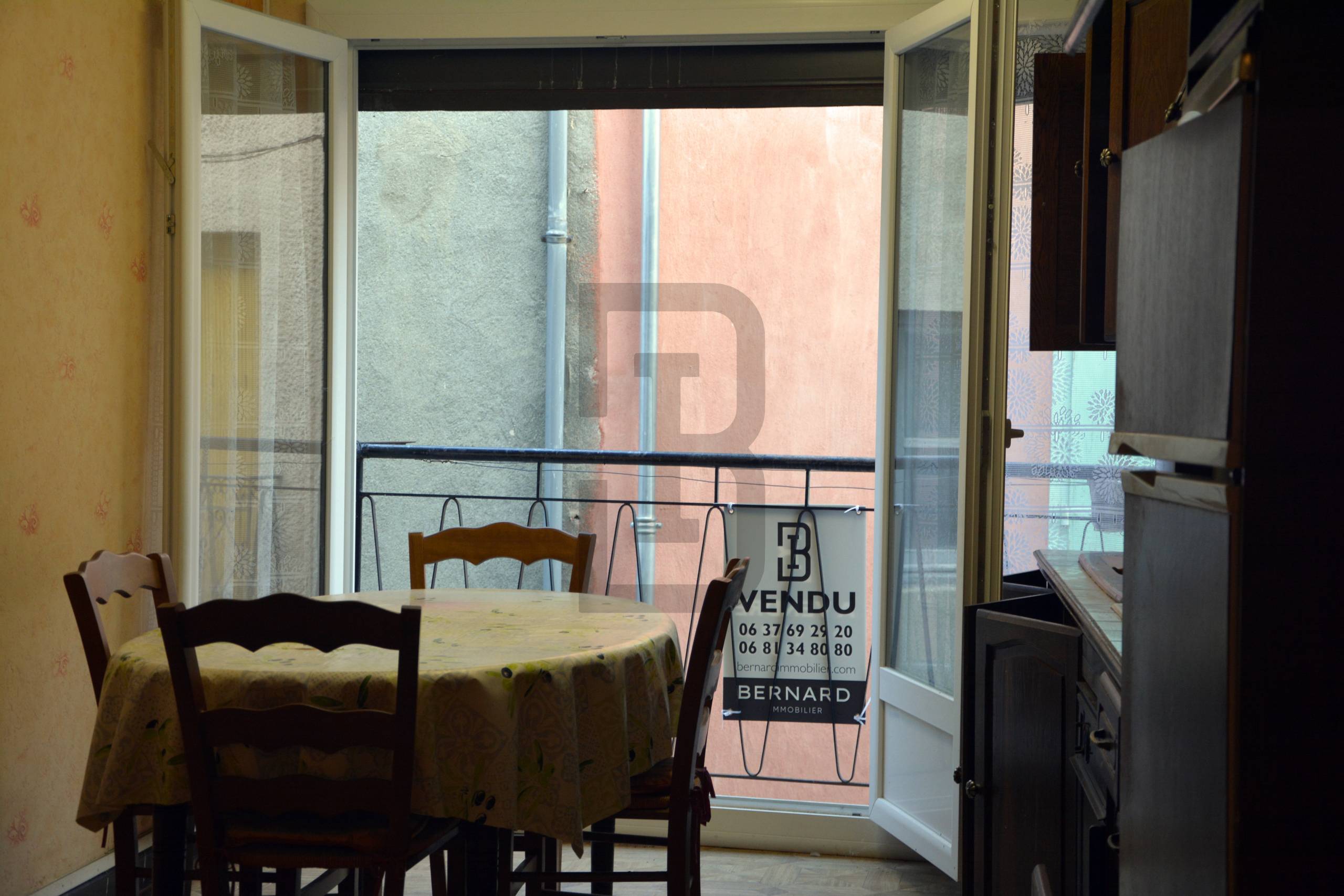 Maison composée de 2 chambres en vente à Quillan.