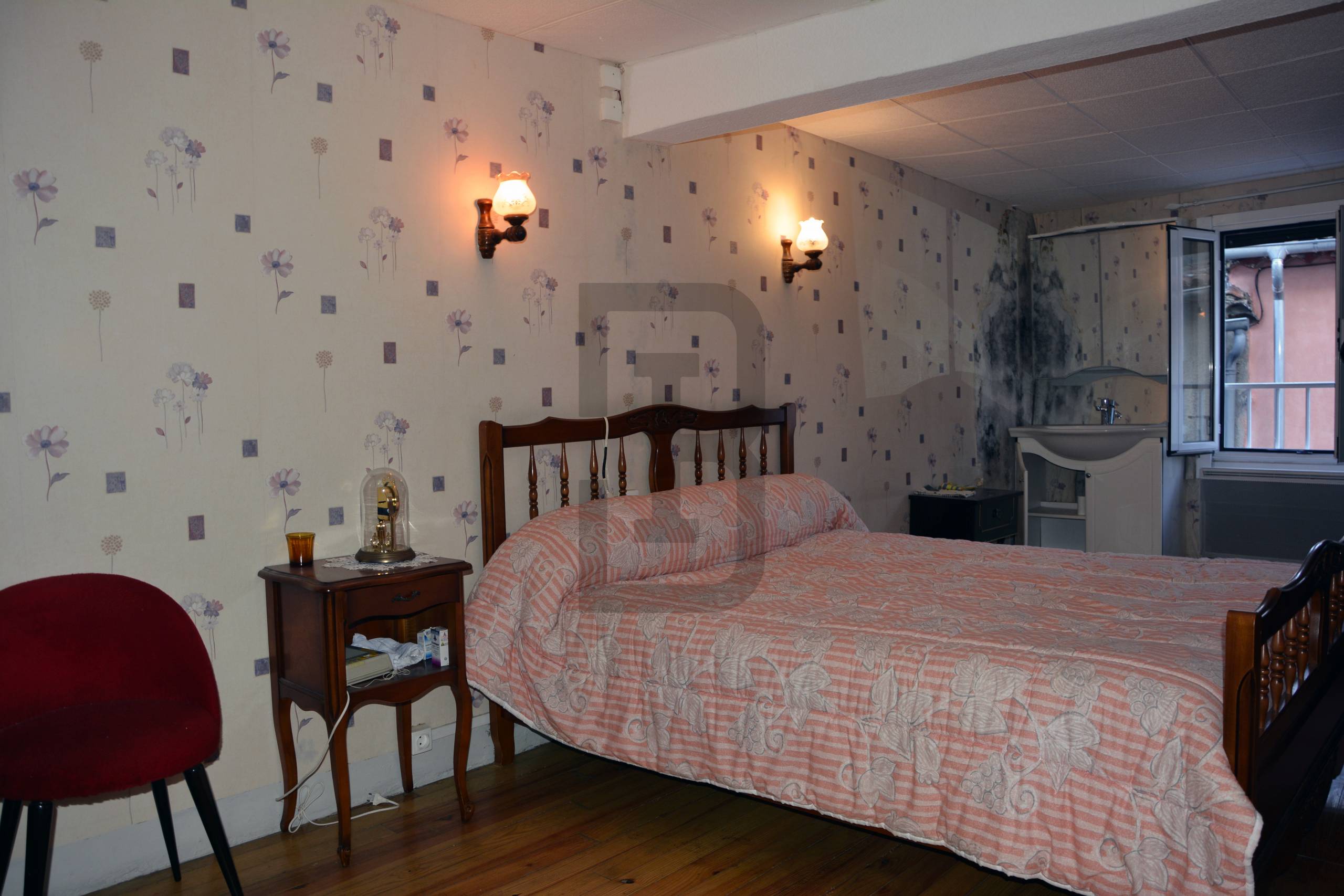 Maison composée de 2 chambres en vente à Quillan.