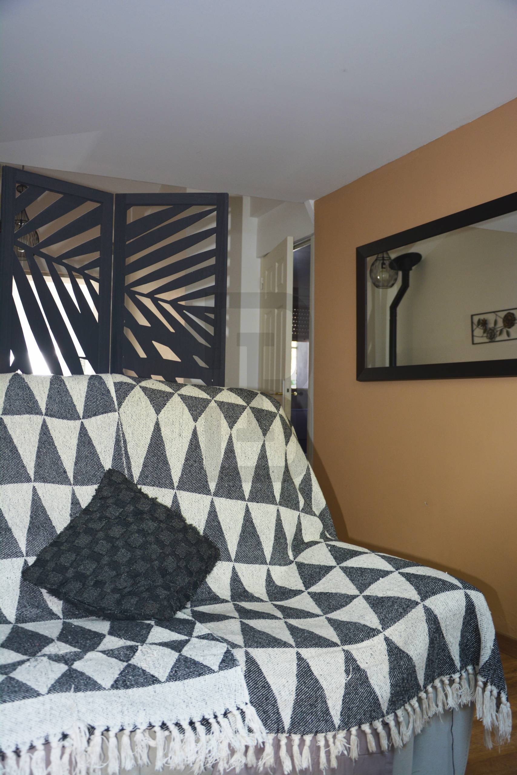 Ensemble immobilier à Quillan, composé de 2 logements (une maison avec un garage + un studio indépendant avec terrasse).