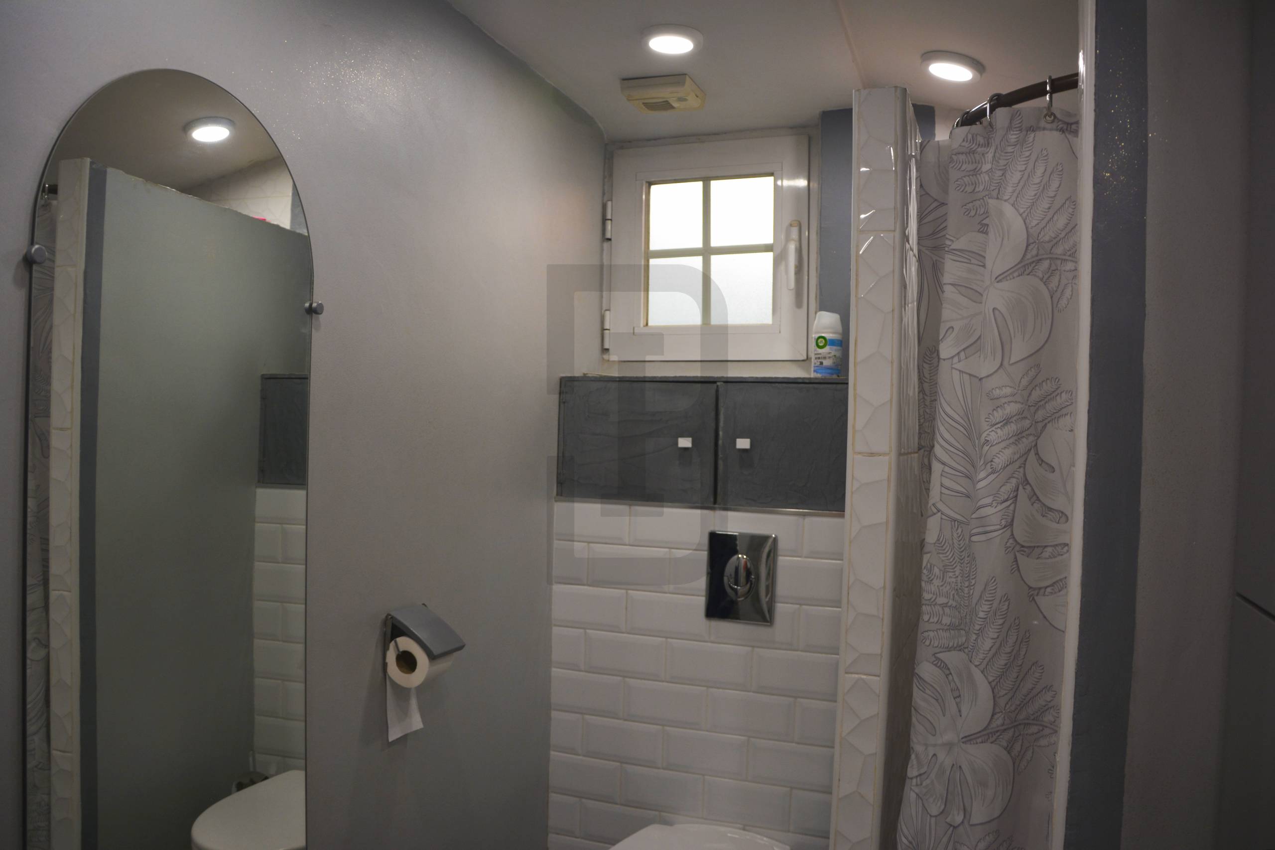 Ensemble immobilier à Quillan, composé de 2 logements (une maison avec un garage + un studio indépendant avec terrasse).