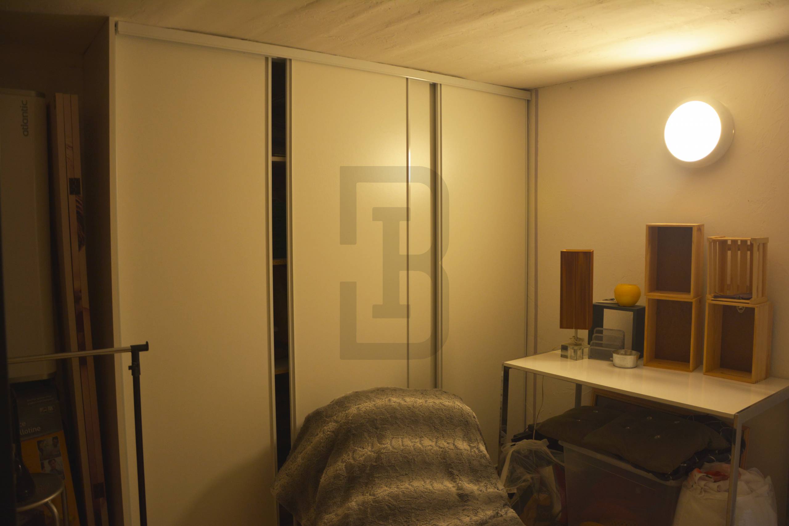 Ensemble immobilier à Quillan, composé de 2 logements (une maison avec un garage + un studio indépendant avec terrasse).