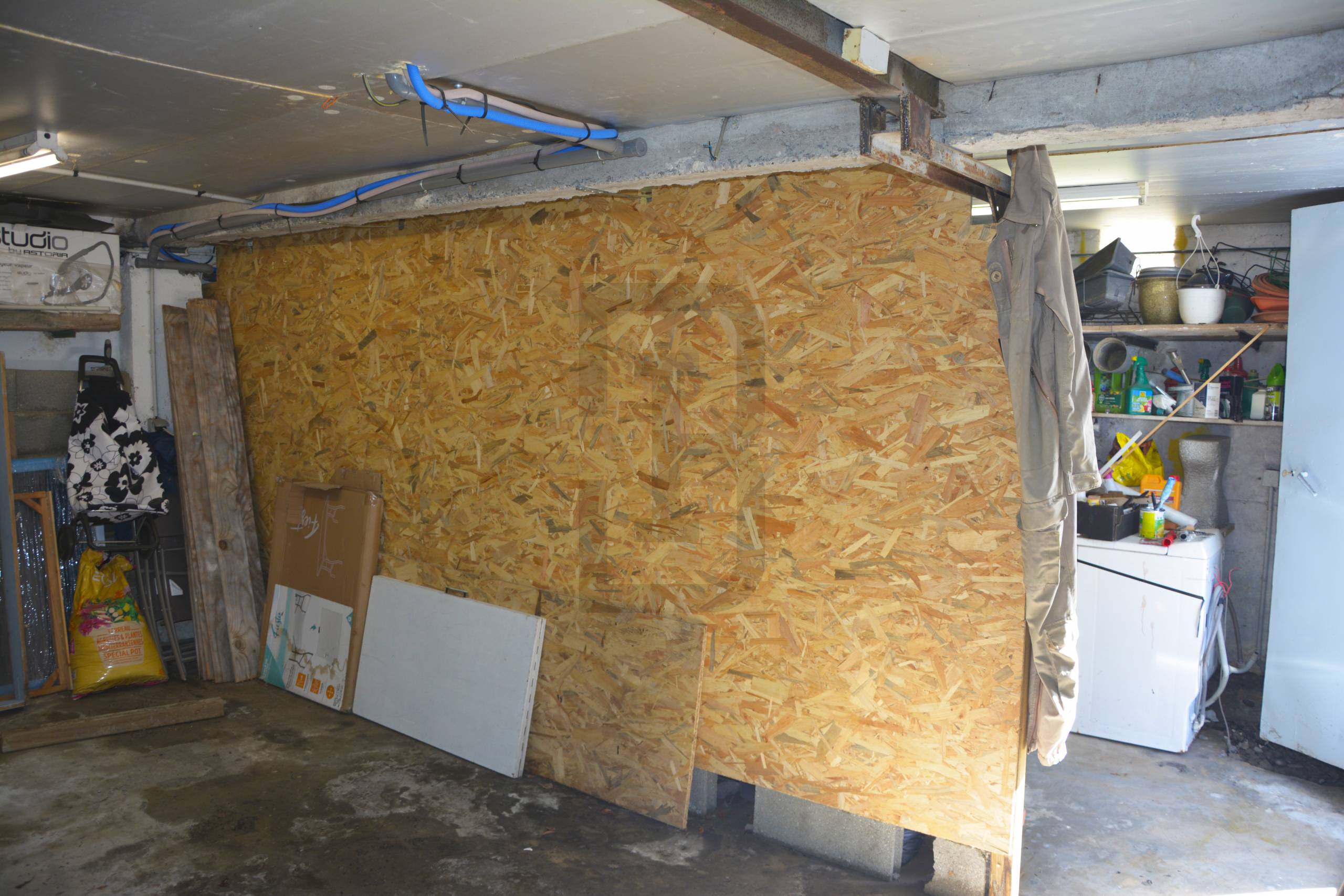 Ensemble immobilier à Quillan, composé de 2 logements (une maison avec un garage + un studio indépendant avec terrasse).