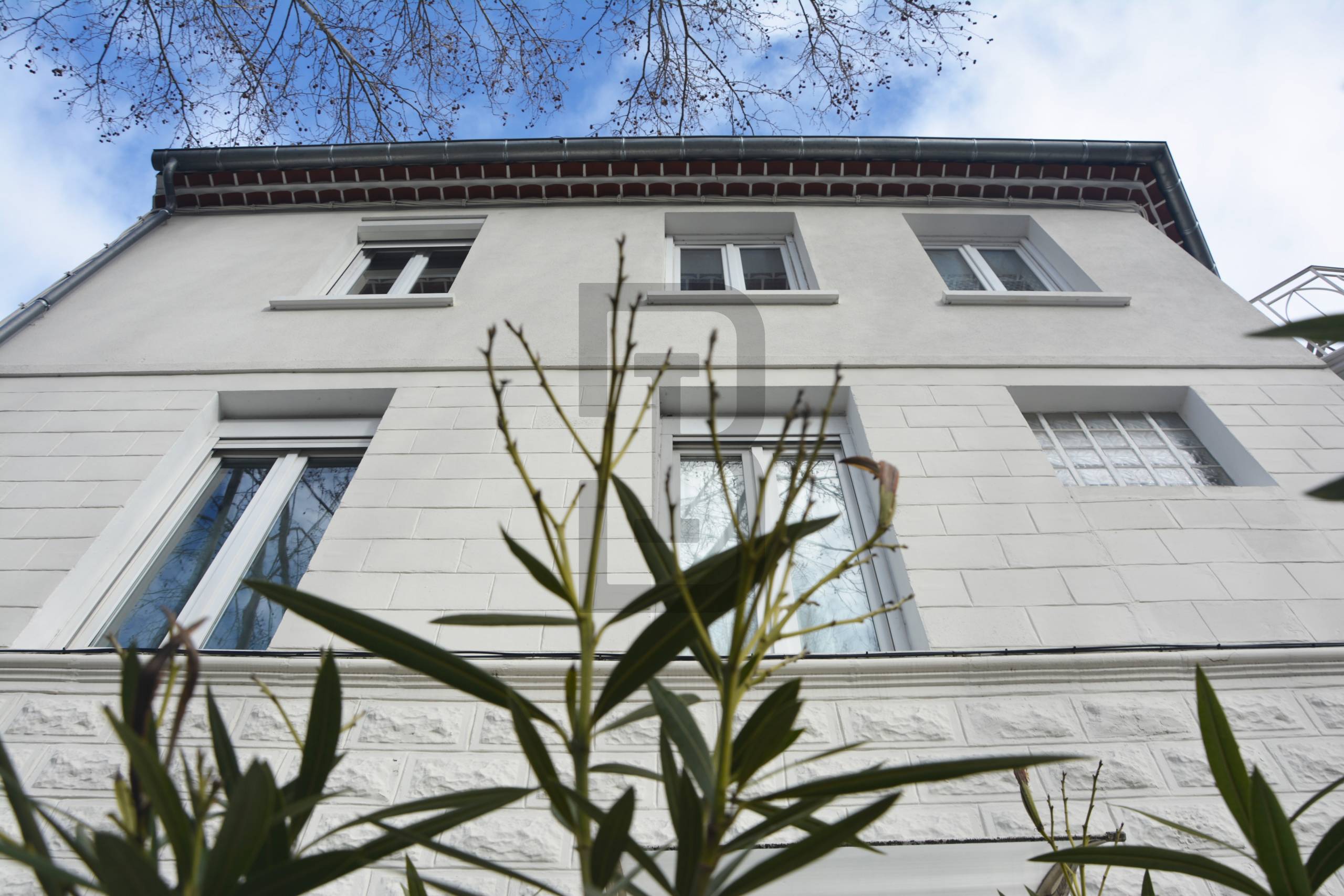 Vente d'une maison de 6 chambres à Quillan, par l'agence Bernard Immobilier.