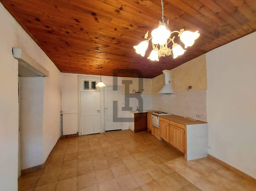 Découvrez cette maison de 108 m2 de plain-pied et composée de 3 pièces de 108 m2.