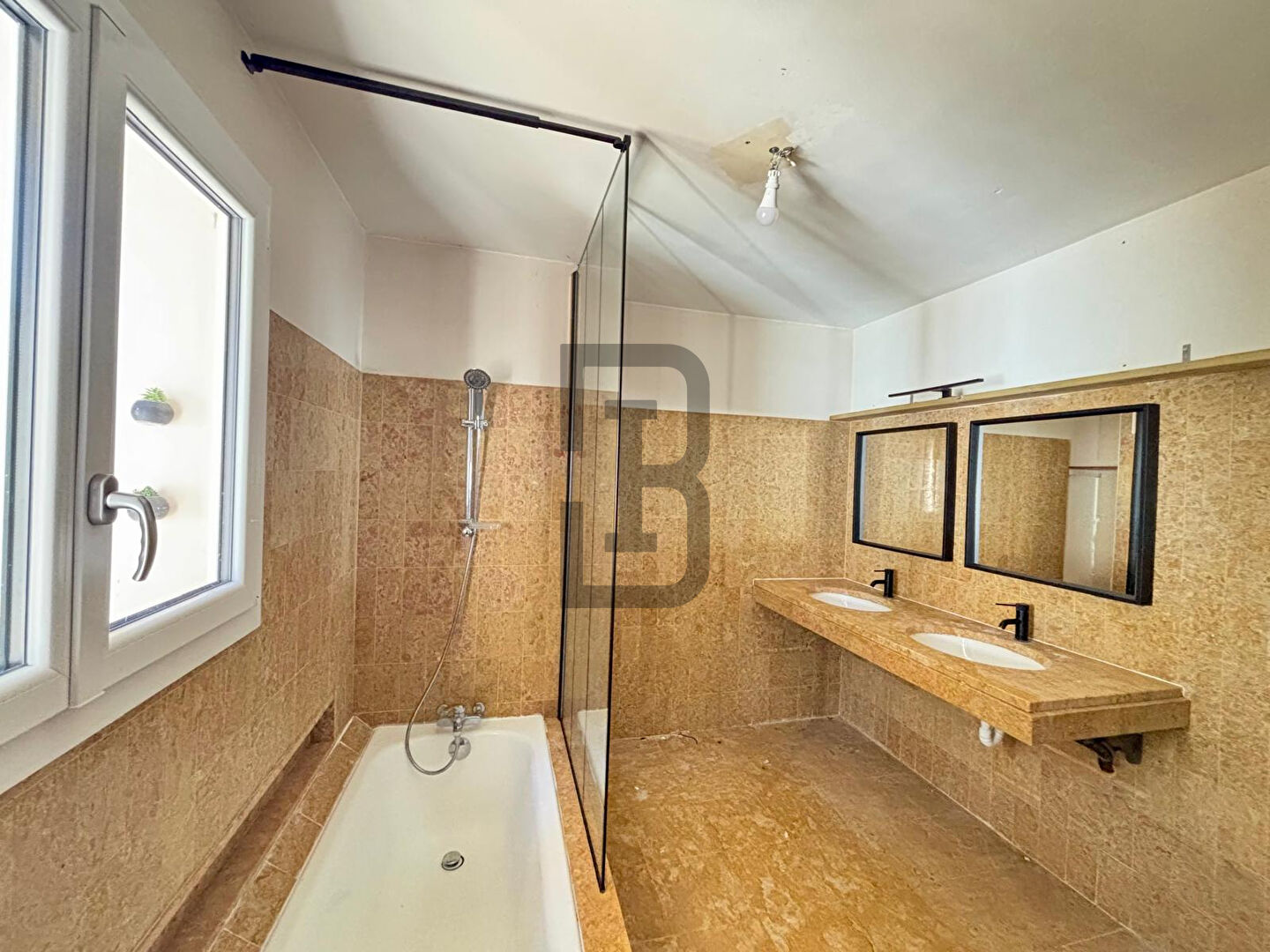 Maison à vendre à Pieusse.