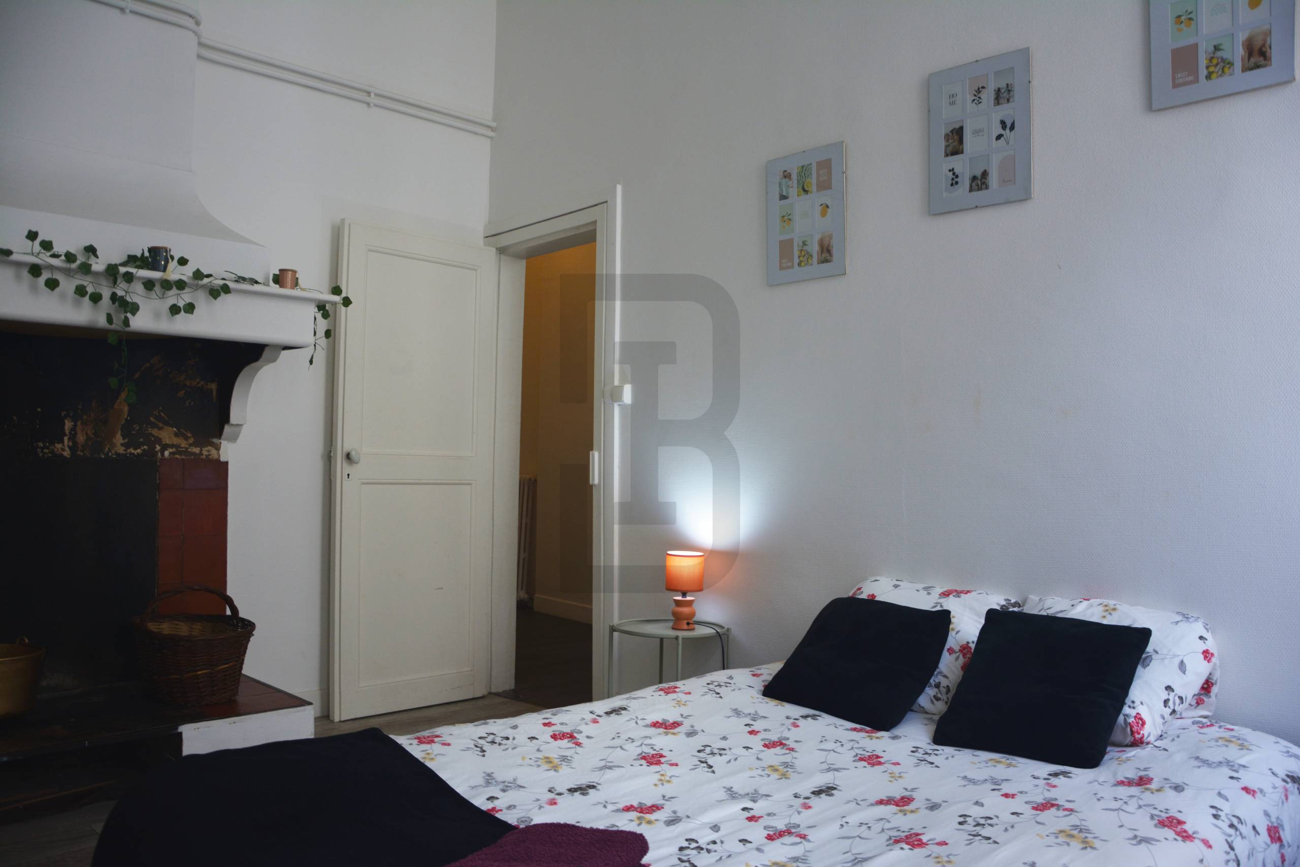 Appartement lumineux au première étage composé de deux chambres au coeur du centre ville de LIMOUX.