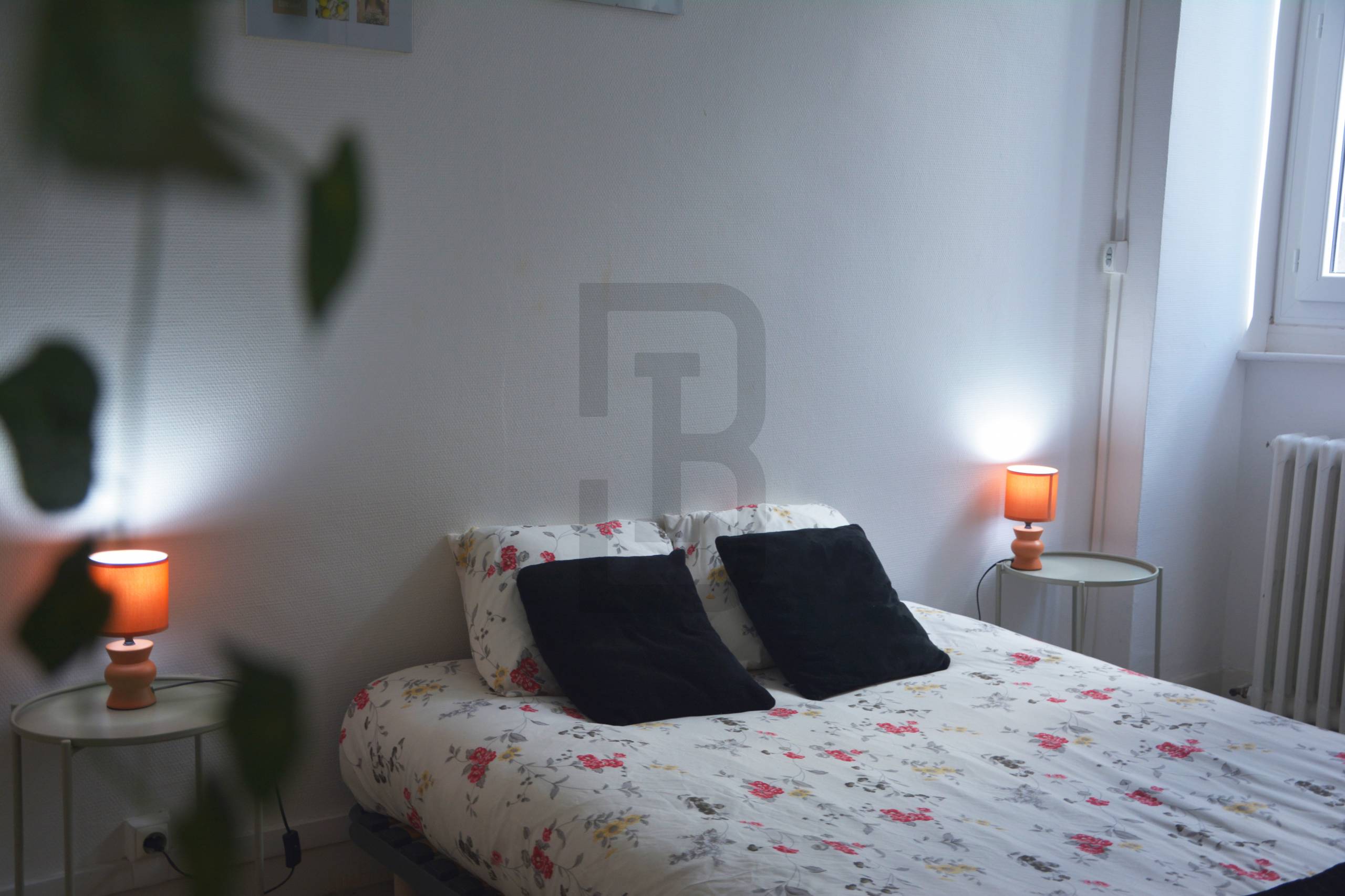 Appartement lumineux au première étage composé de deux chambres au coeur du centre ville de LIMOUX.