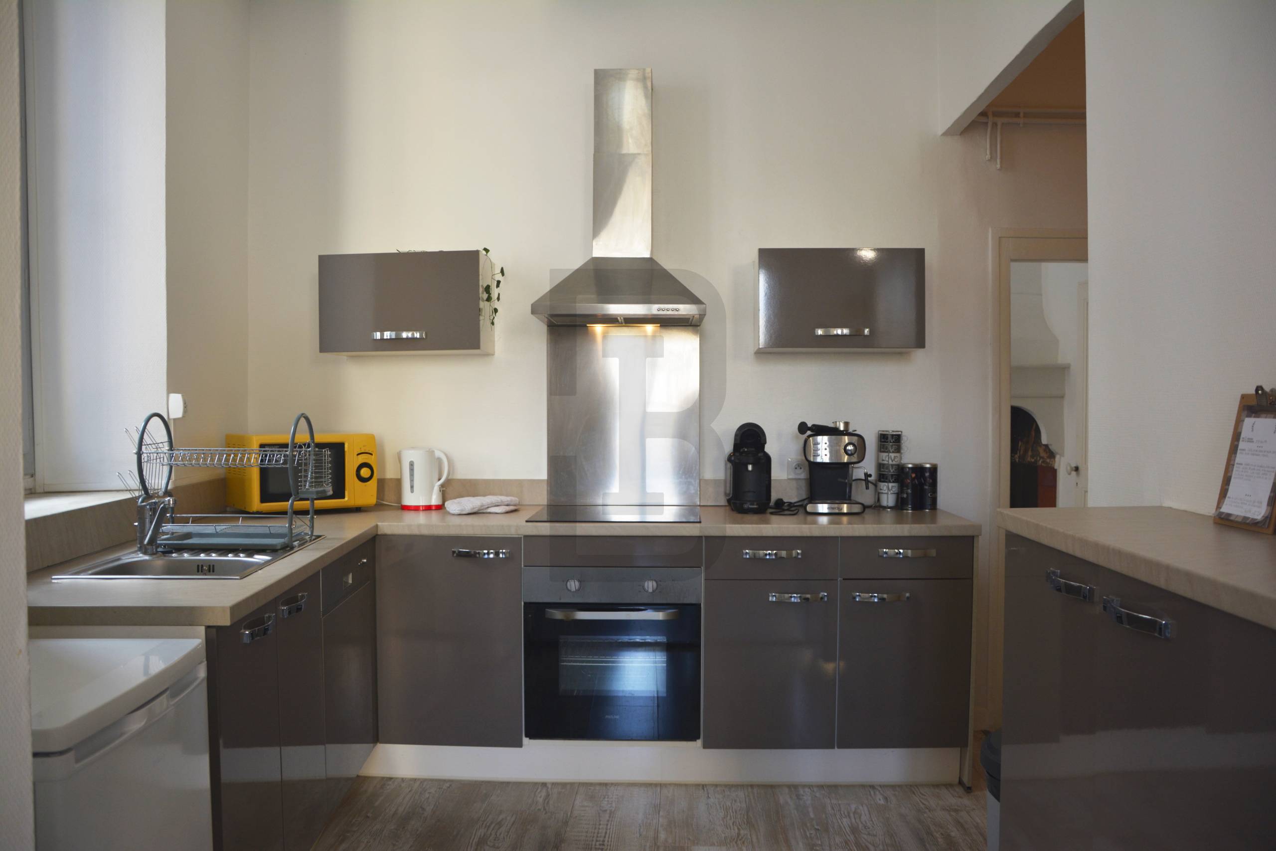 Appartement lumineux au première étage composé de deux chambres au coeur du centre ville de LIMOUX.