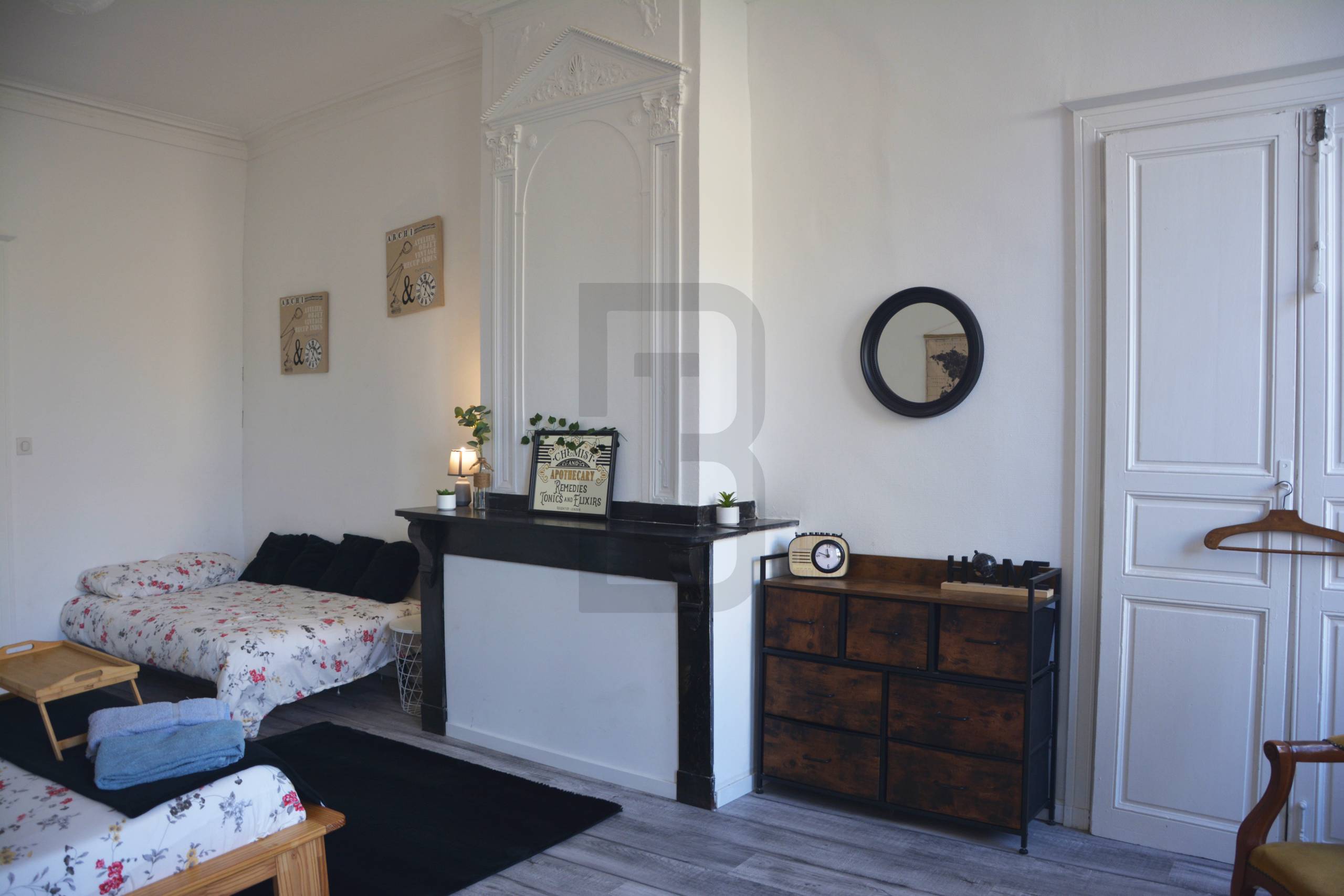 Appartement lumineux au première étage composé de deux chambres au coeur du centre ville de LIMOUX.