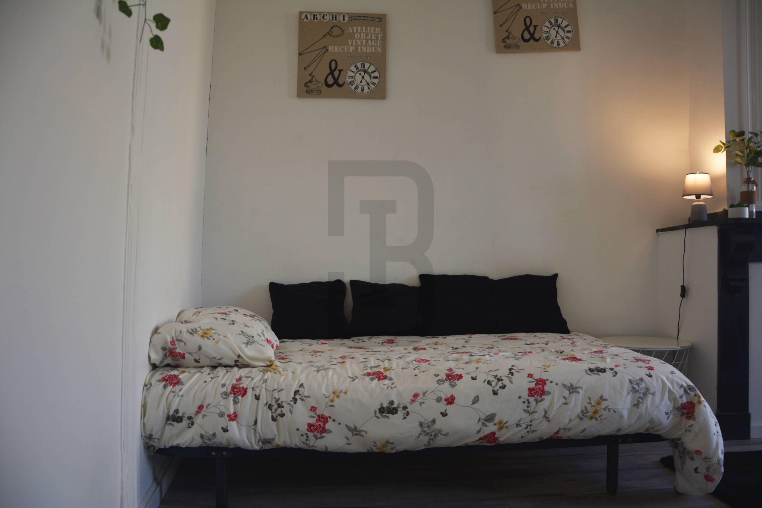 Appartement lumineux au première étage composé de deux chambres au coeur du centre ville de LIMOUX.