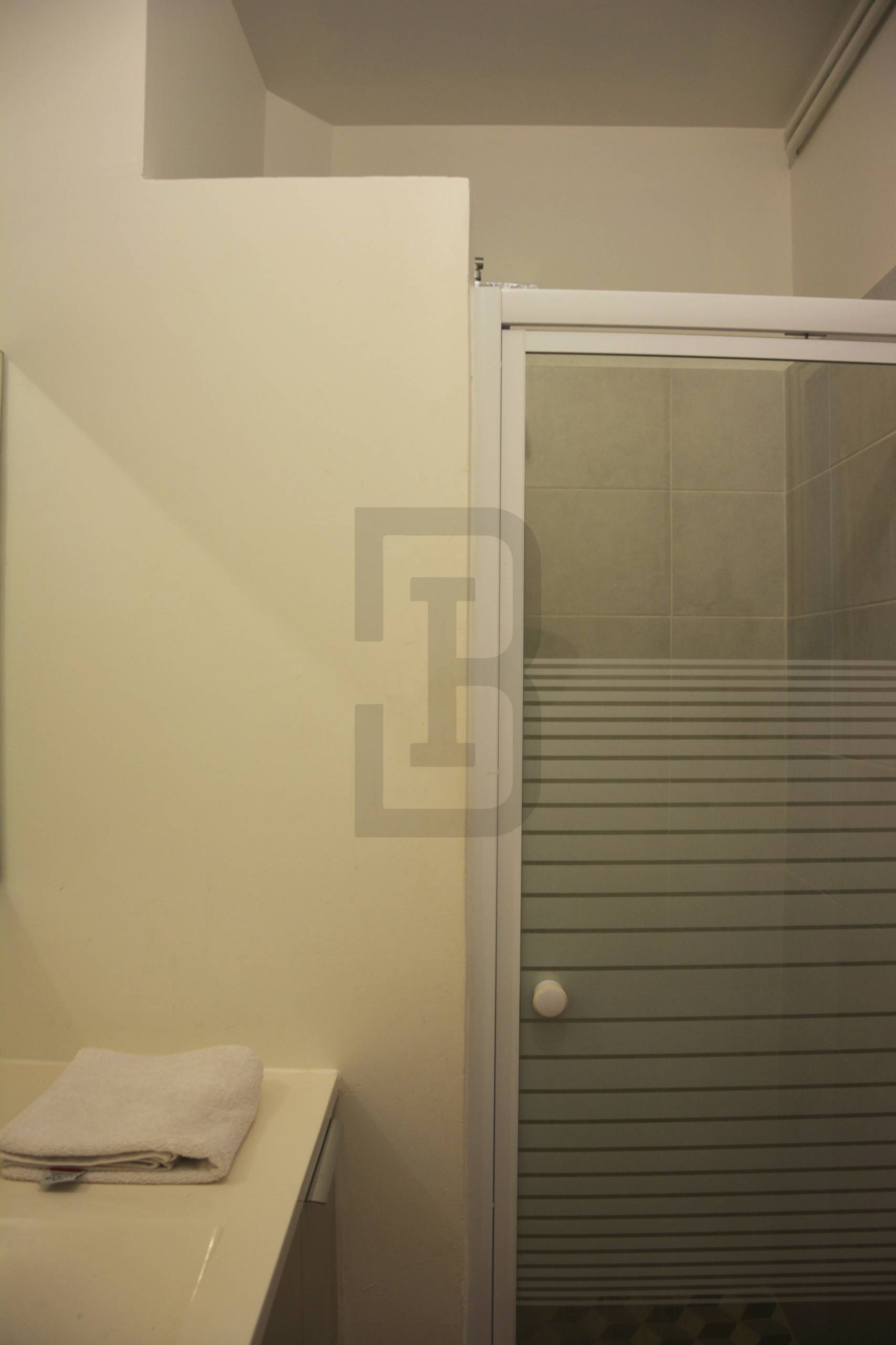 Appartement lumineux au première étage composé de deux chambres au coeur du centre ville de LIMOUX.