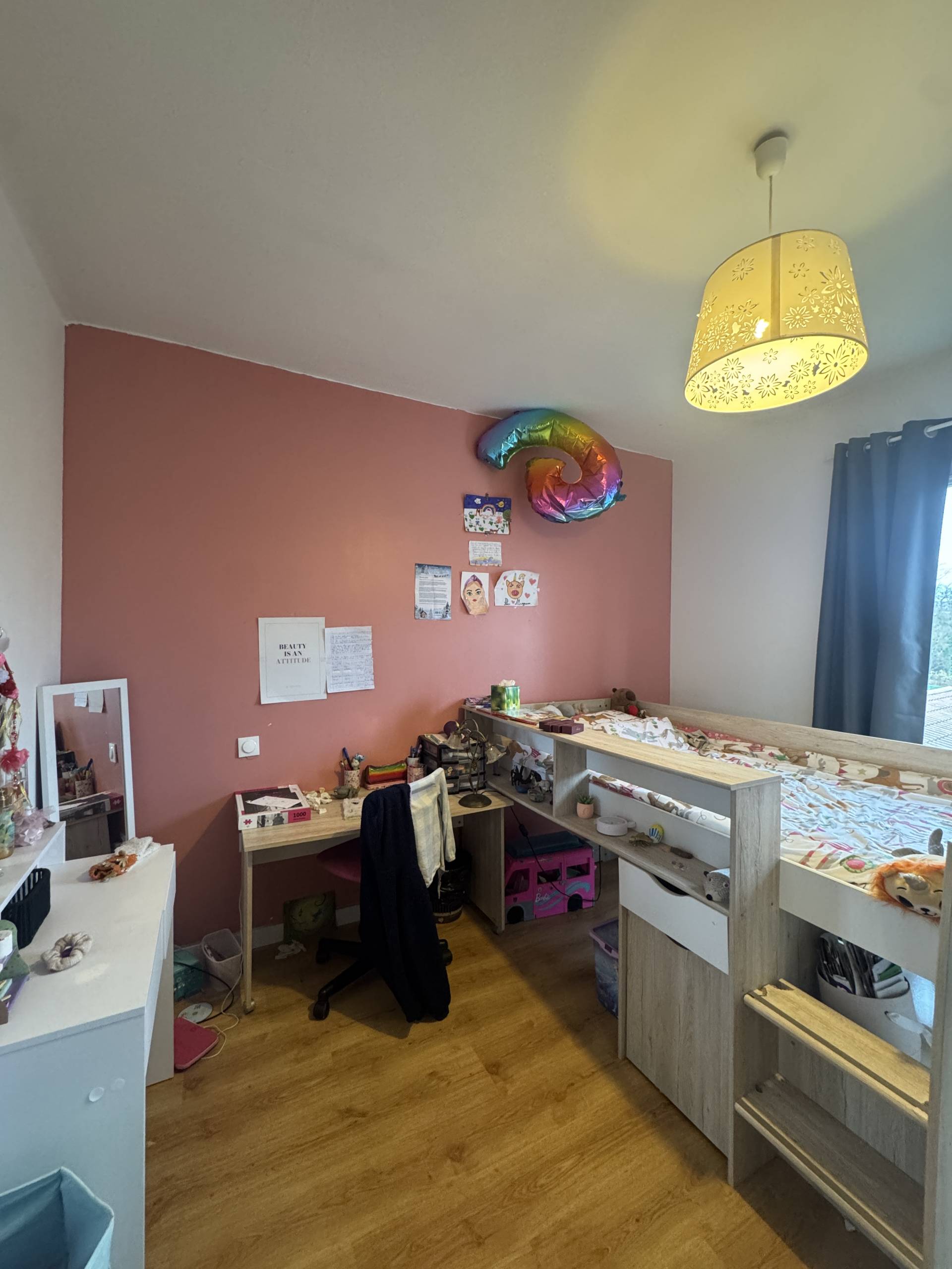 Maison avec appartement indépendant, situé à Limoux.