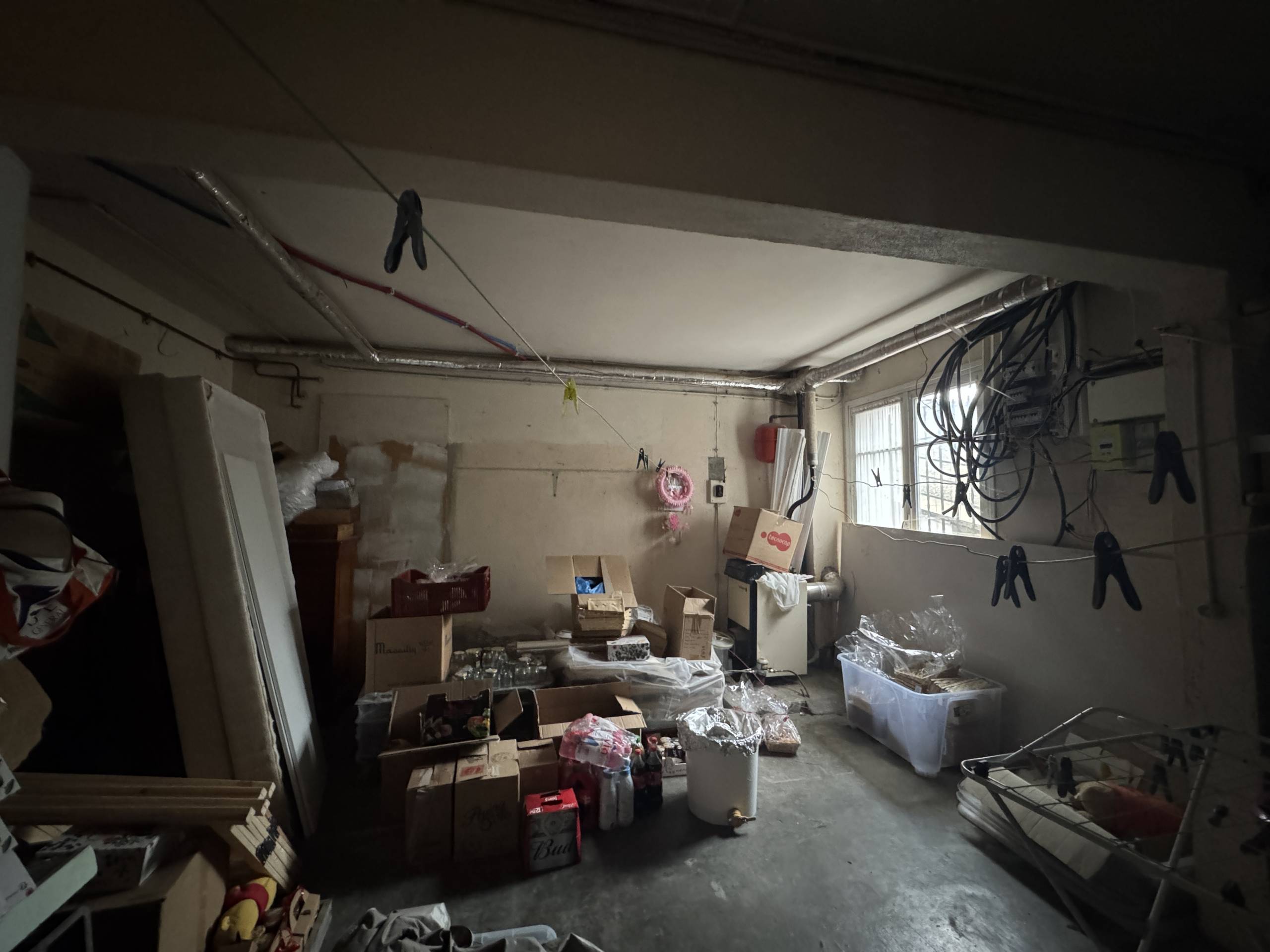 Maison avec appartement indépendant, situé à Limoux.